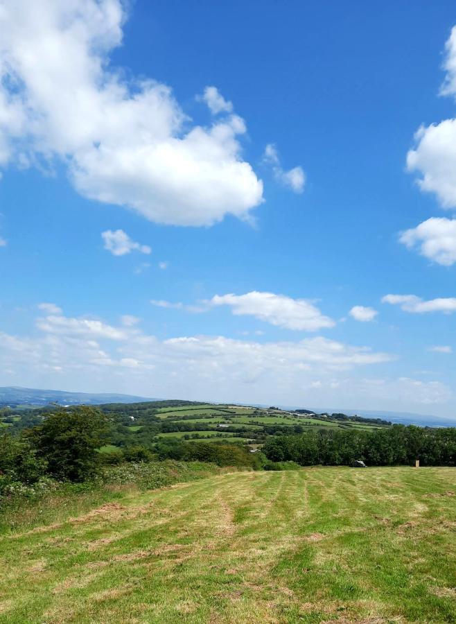 Summit Camping Kit Hill Cornwall Panoramic Views Grass Pitch From 15Pn Or Bella Bell Tent 75Pn Callington Exterior foto