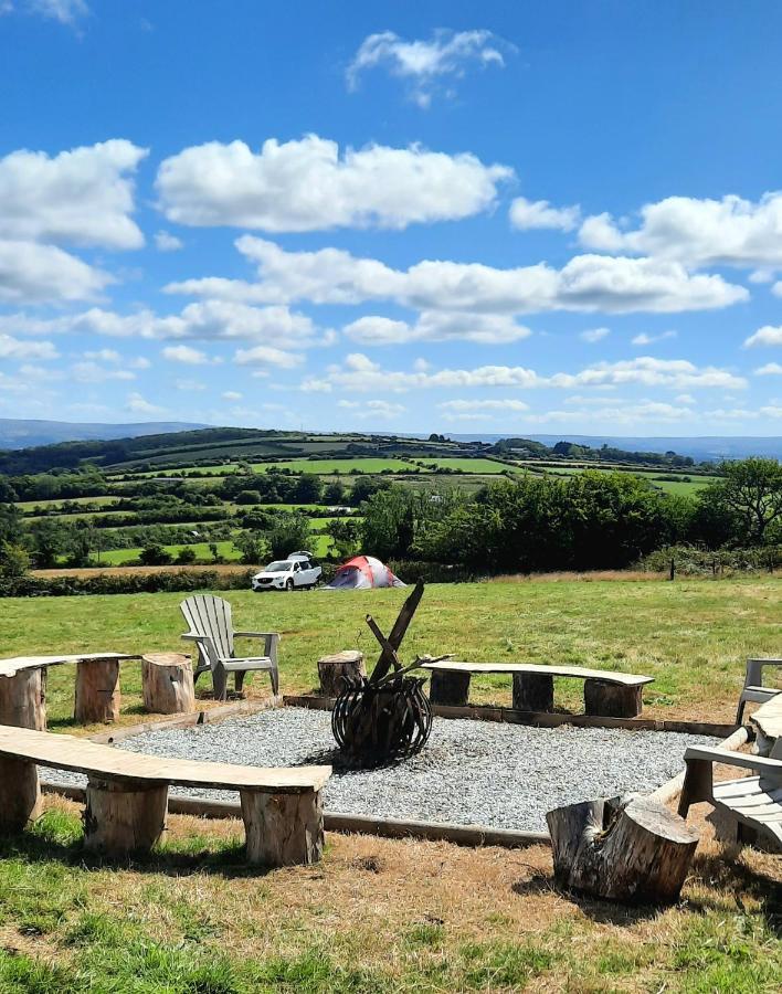 Summit Camping Kit Hill Cornwall Panoramic Views Grass Pitch From 15Pn Or Bella Bell Tent 75Pn Callington Exterior foto